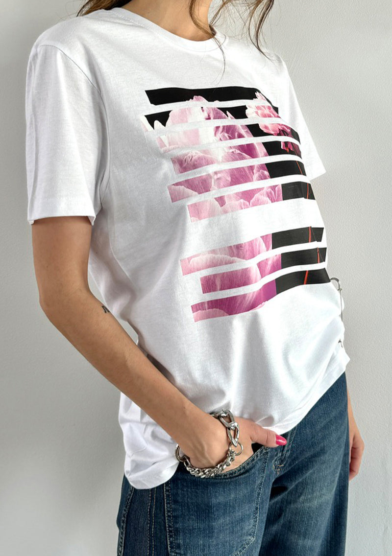 White T-shirt - Pink Rose