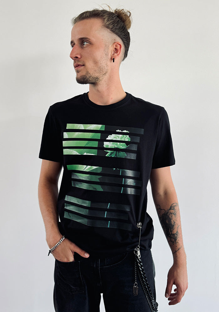 Black T-shirt - Green Rose